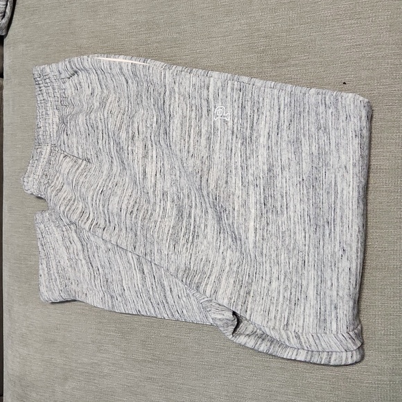 NEW VS Pink Sweatpants - Picture 2 of 3